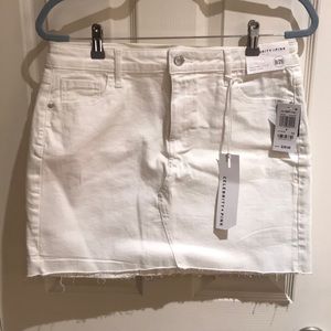 Ladies white jean skirt, size 9/29, Celebrity Pink, NWT